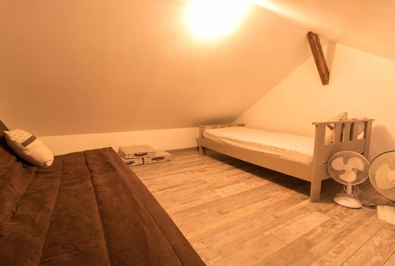 Maison Entre Campagne Et Foret Aspret-Sarrat Esterno foto