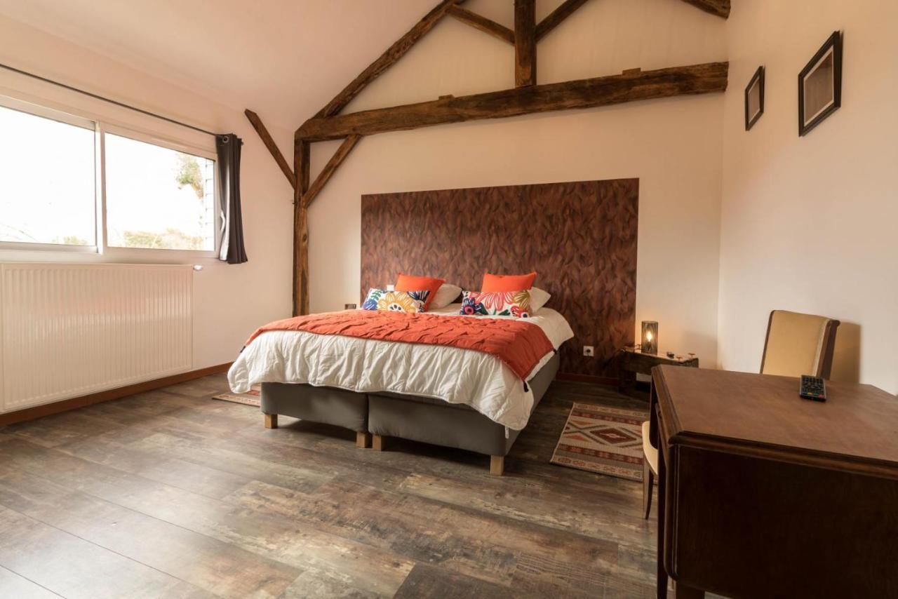 Maison Entre Campagne Et Foret Aspret-Sarrat Esterno foto