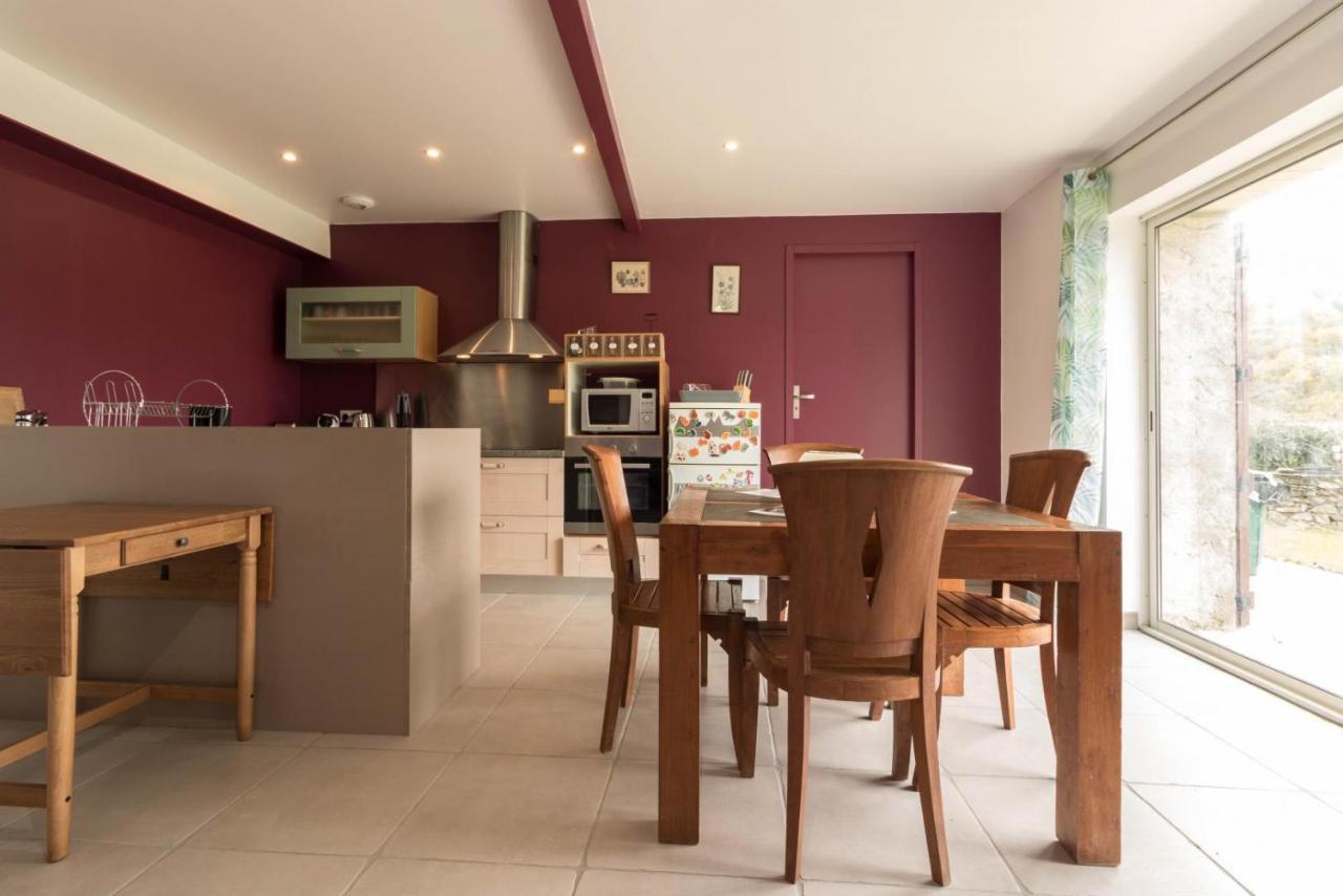 Maison Entre Campagne Et Foret Aspret-Sarrat Esterno foto