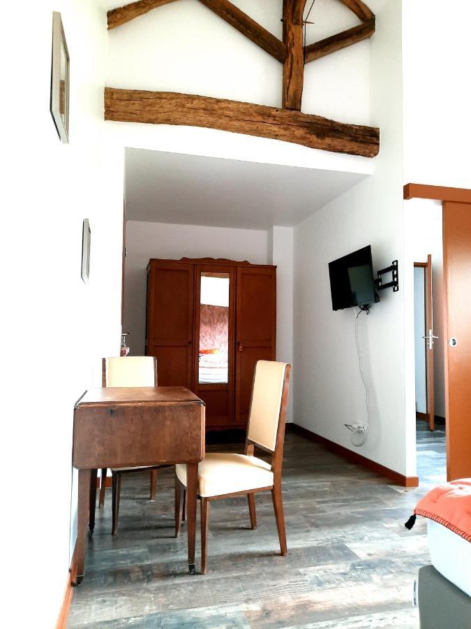 Maison Entre Campagne Et Foret Aspret-Sarrat Esterno foto
